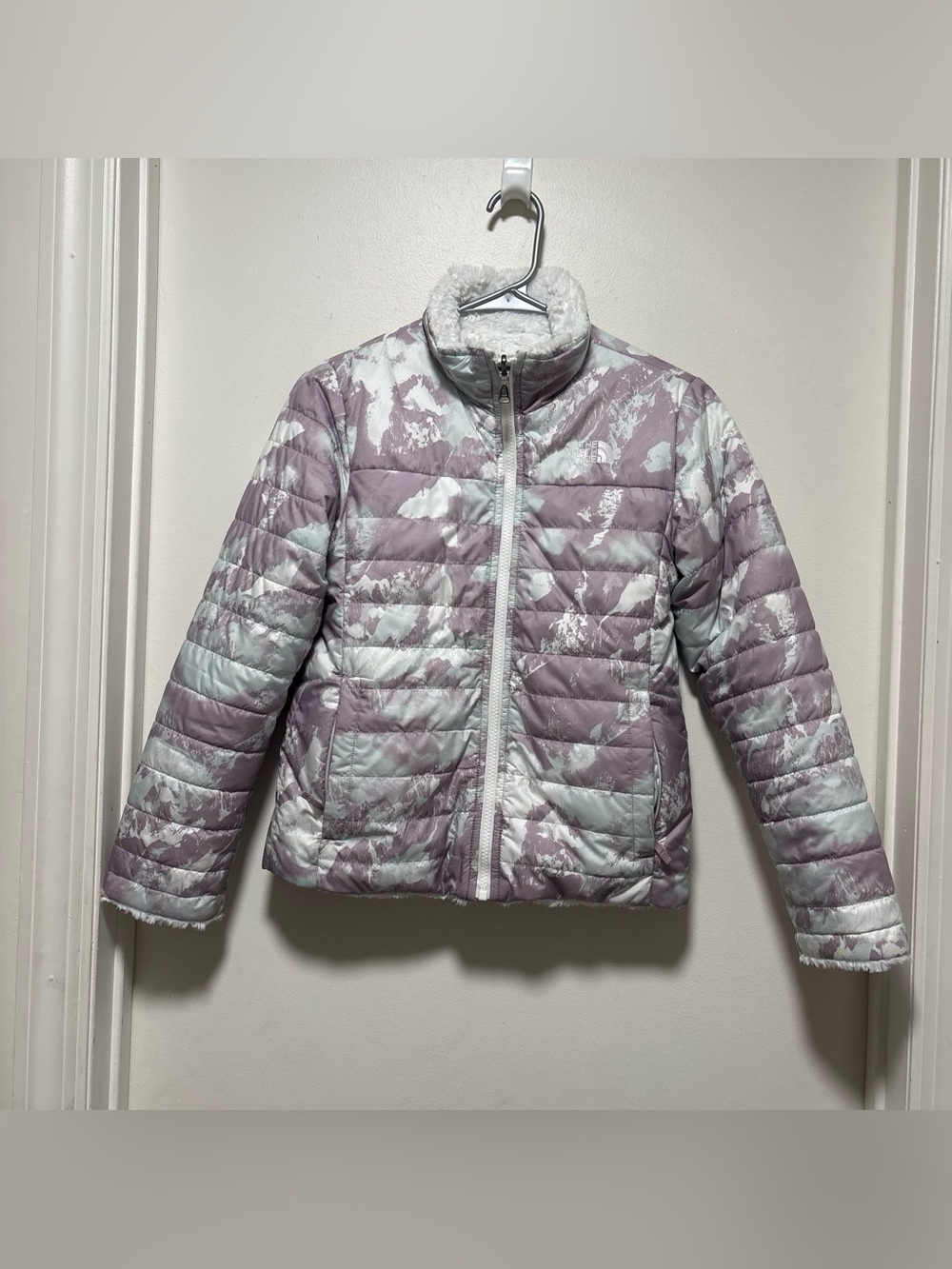 The north face Lightweight Quilted Puffer Jacket reversible coat girls M 10/12